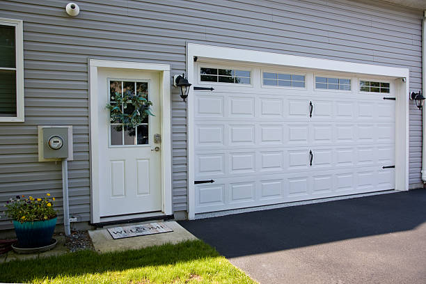 24/7 Emergency Garage Door Panel Replacement experts in Hennessey, OK